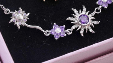 Colar de girassol roxo com banho de ouro