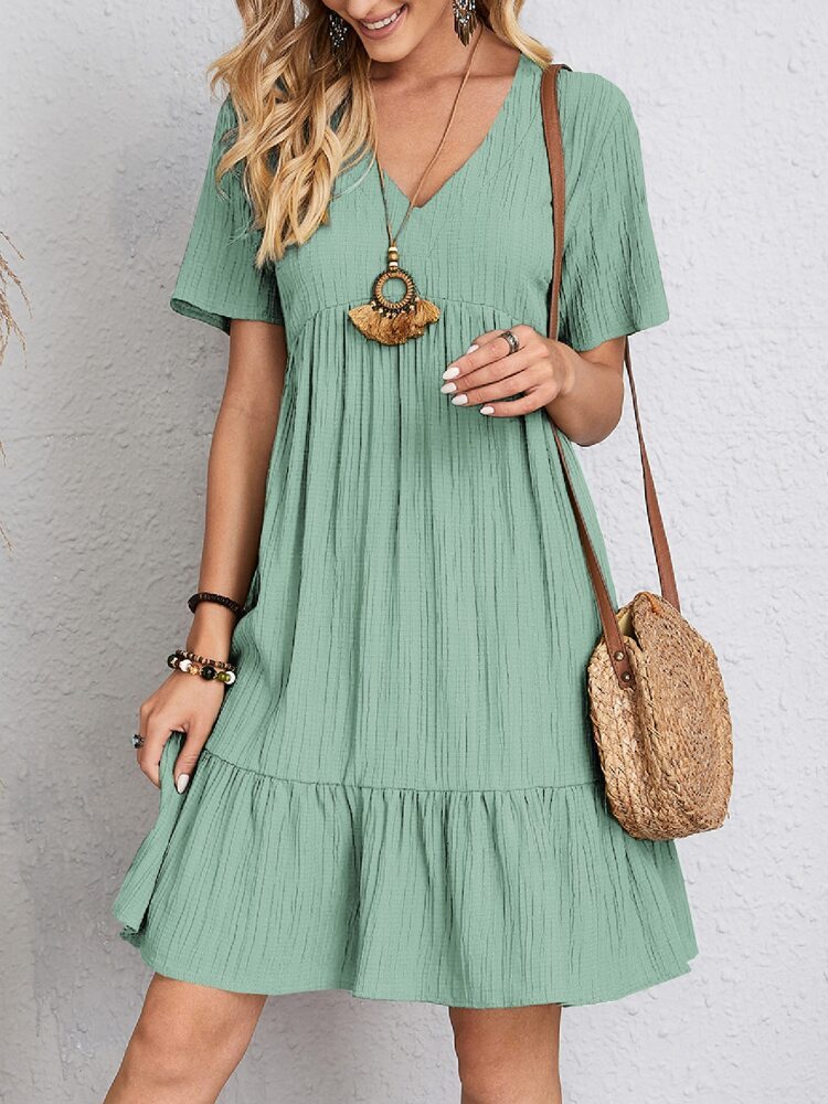 Vestido de verão com decote em V e babados