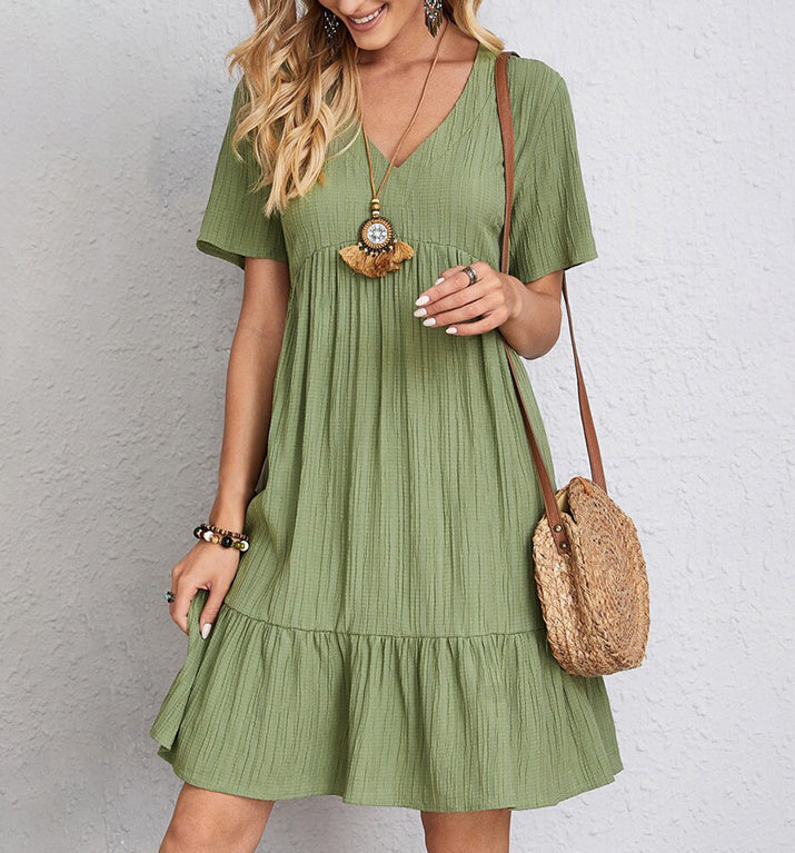 Vestido de verão com decote em V e babados