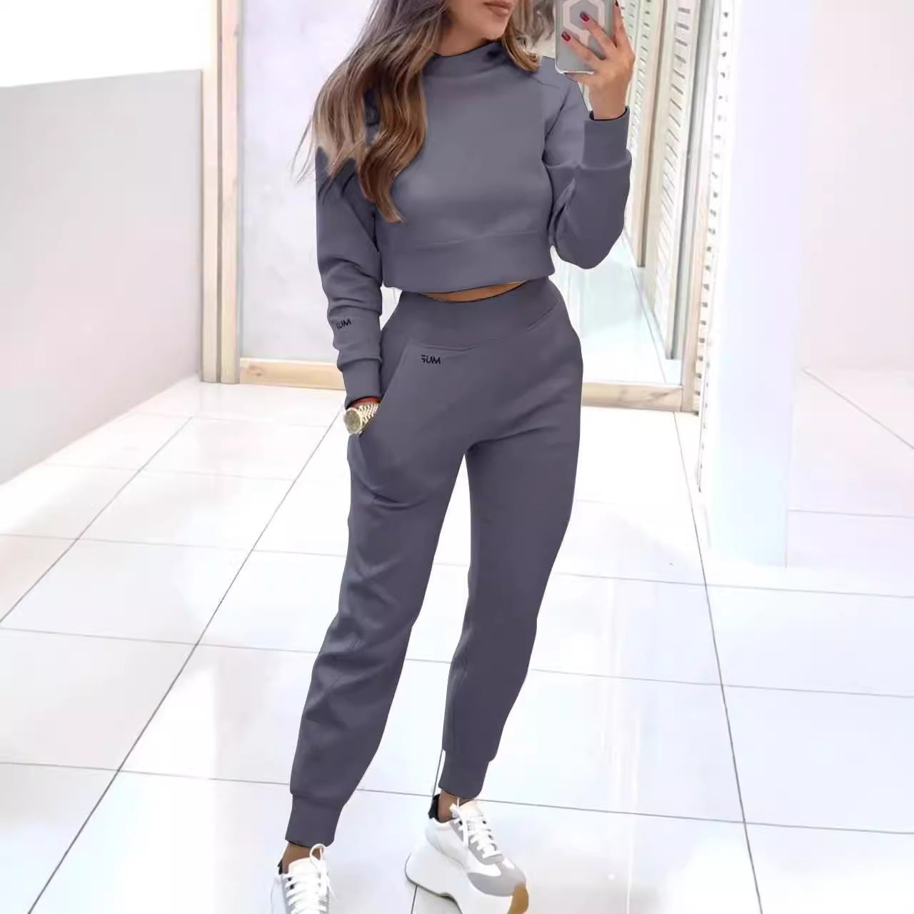 Conjunto outono feminino com gola alta